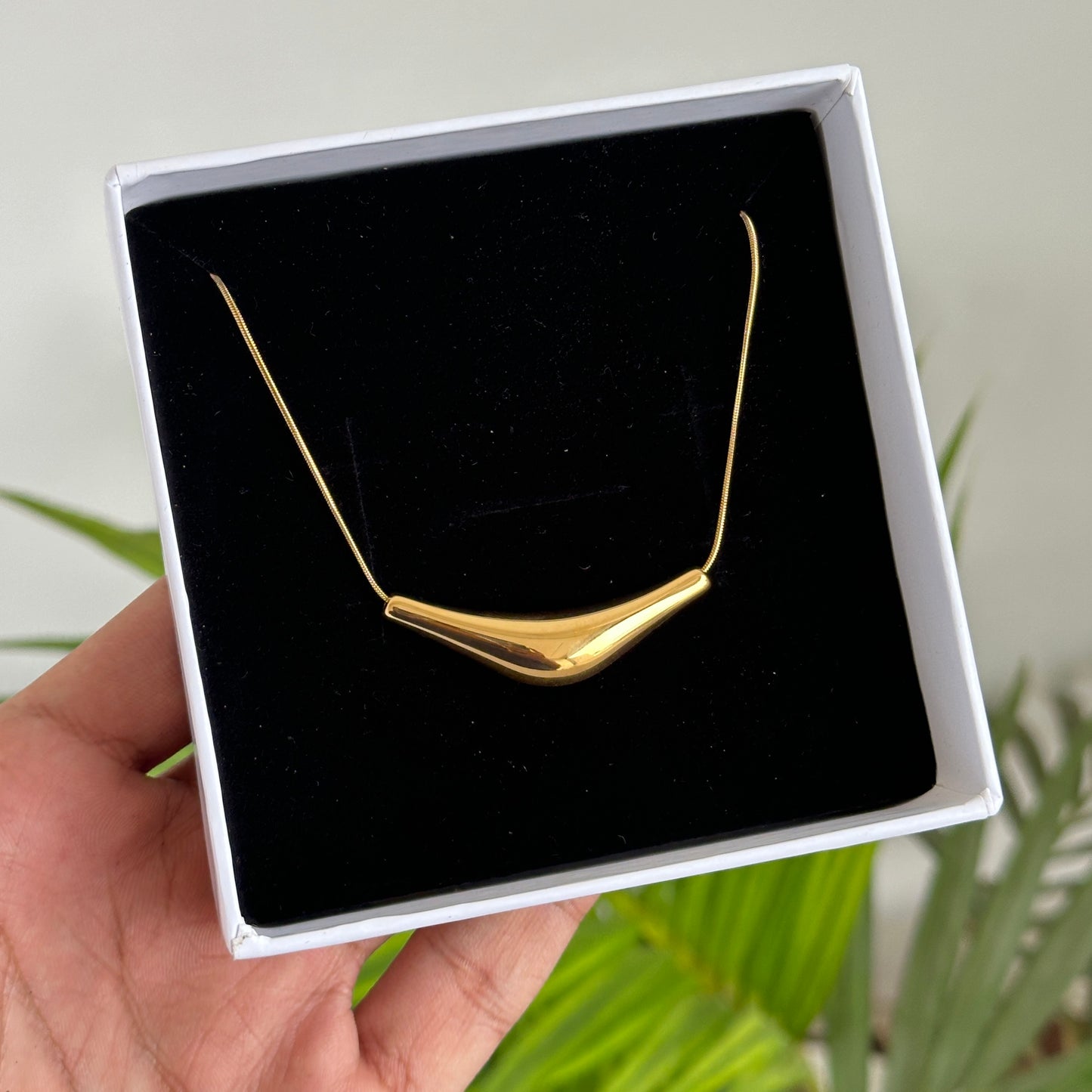 Arch Necklace