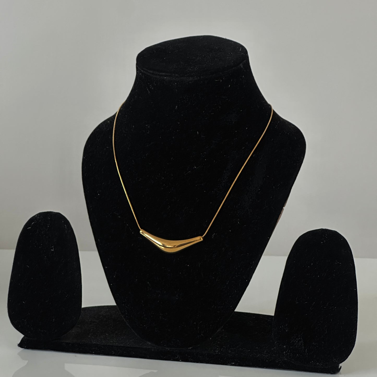 Arch Necklace