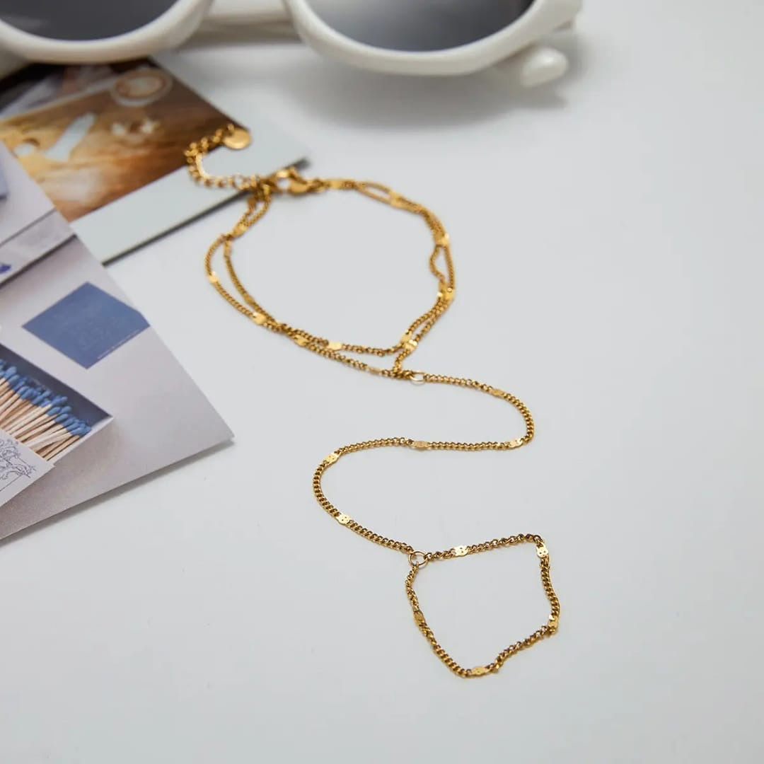 Valerie Handchain