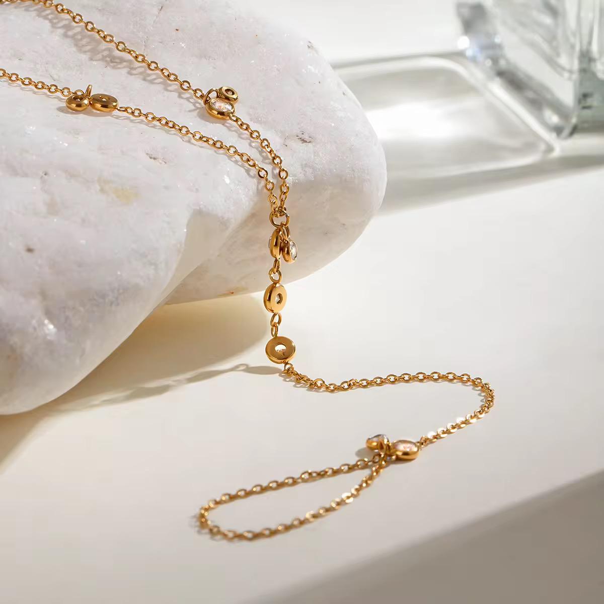Alaya Handchain