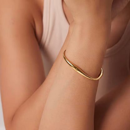 Asymmetric Stackable Cuff - Highly Adjustable