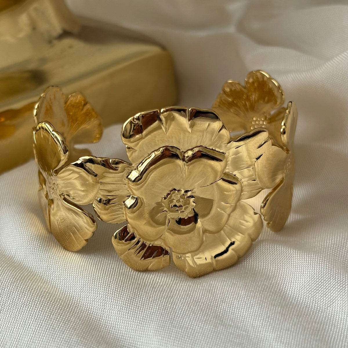 Floral Adjustable Cuff (Highly Adjustable)