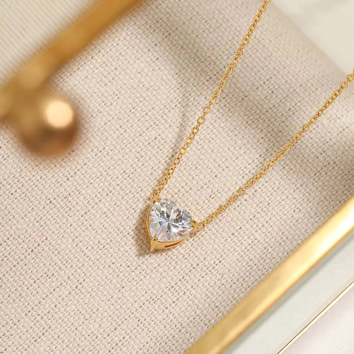 Taylor Set (Earrings + Necklace)
