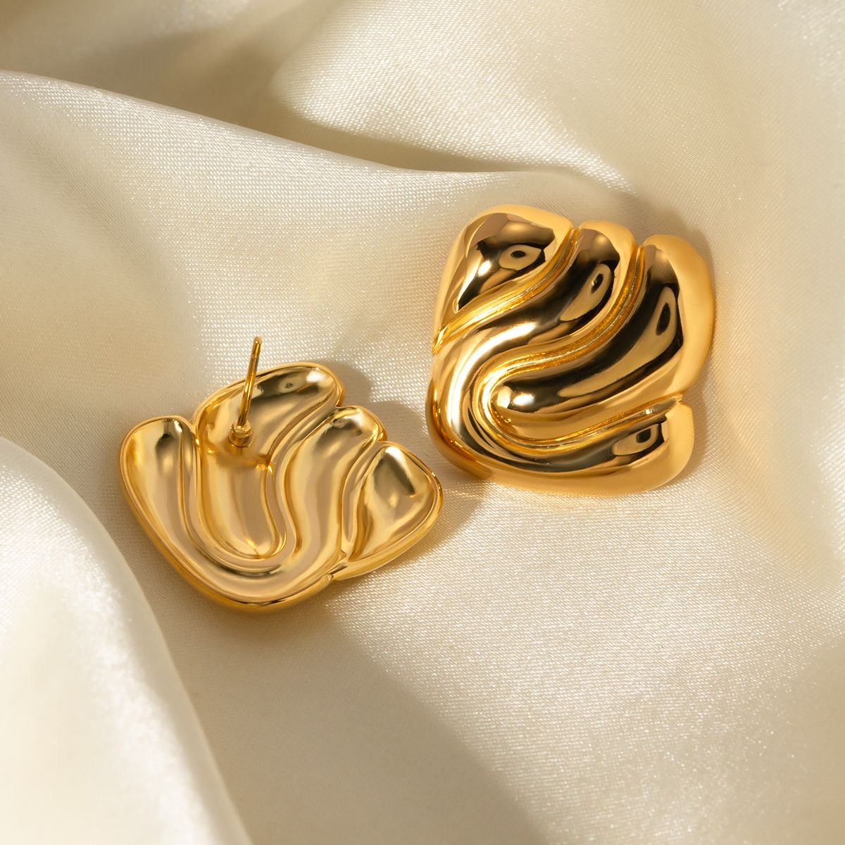 Wavy Studs