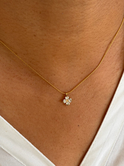Minimal Clover Necklace