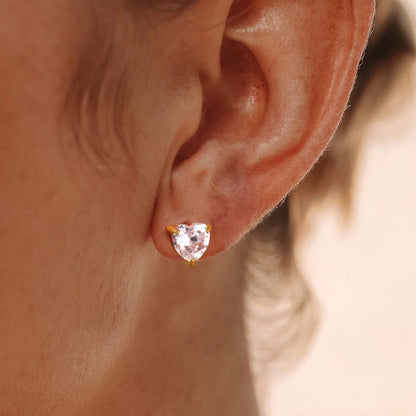 Solitaire Flatback Stud - Heart