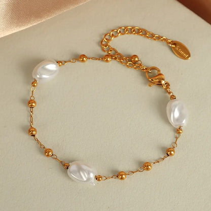 Amelia Minimal Bracelet