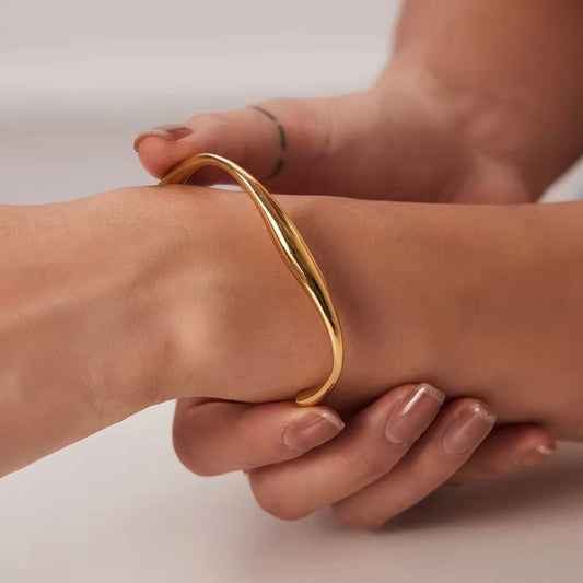 Asymmetric Stackable Cuff - Highly Adjustable