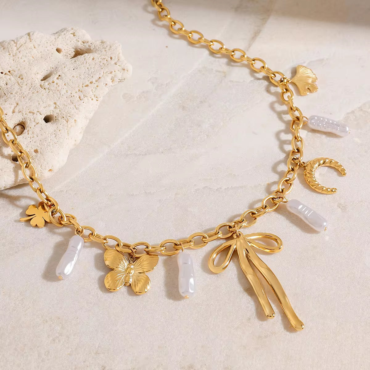 Vanilla Charm Necklace (Freshwater Pearls)