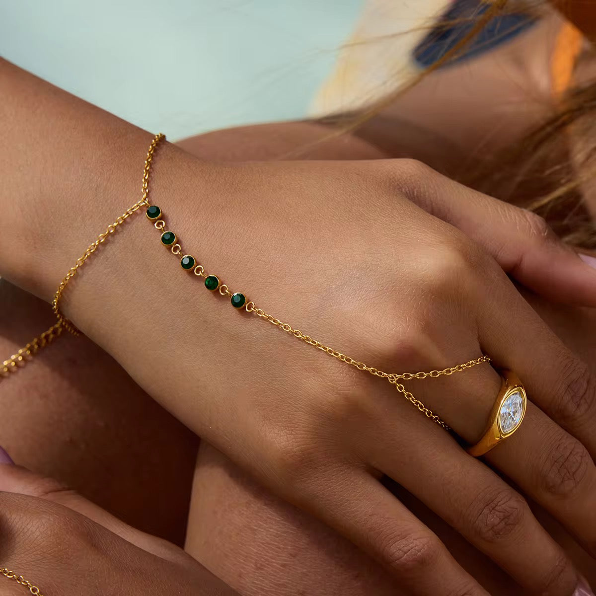 Emerald Handchain